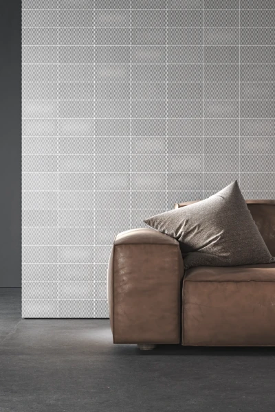 Design-Fliesen mit Mikrotexturen aus Naturzement in weiß