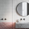 Wand im Badezimmer mit Fliesen