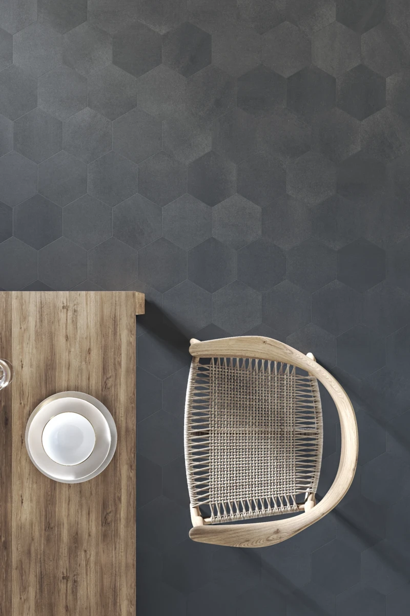 Boden gestaltet mit sechseckigen Fliesen in Anthrazit