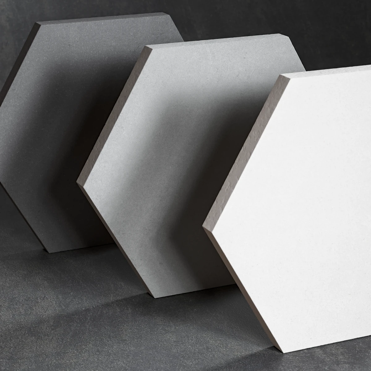 Kollektion Organic: Sechseckige Fliesen in Weiß, Grau und Schwarz