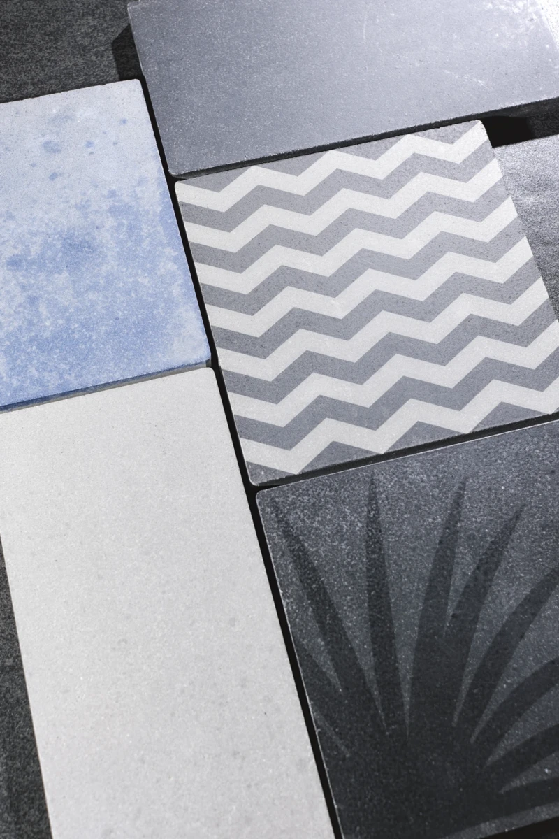 Kollektion von Fliesen aus natürlichem Zement